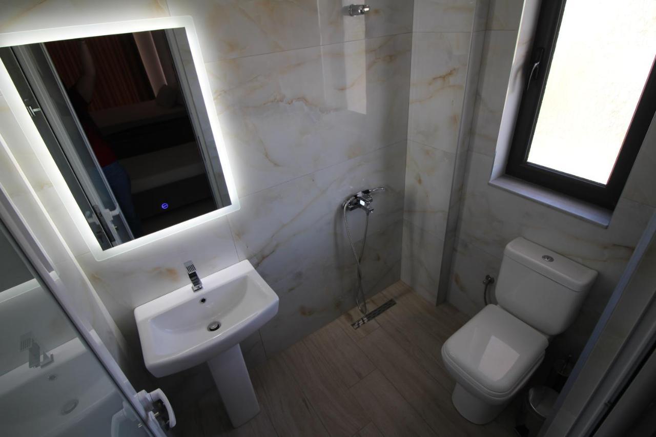 J&B Hotel Ksamil Eksteriør bilde