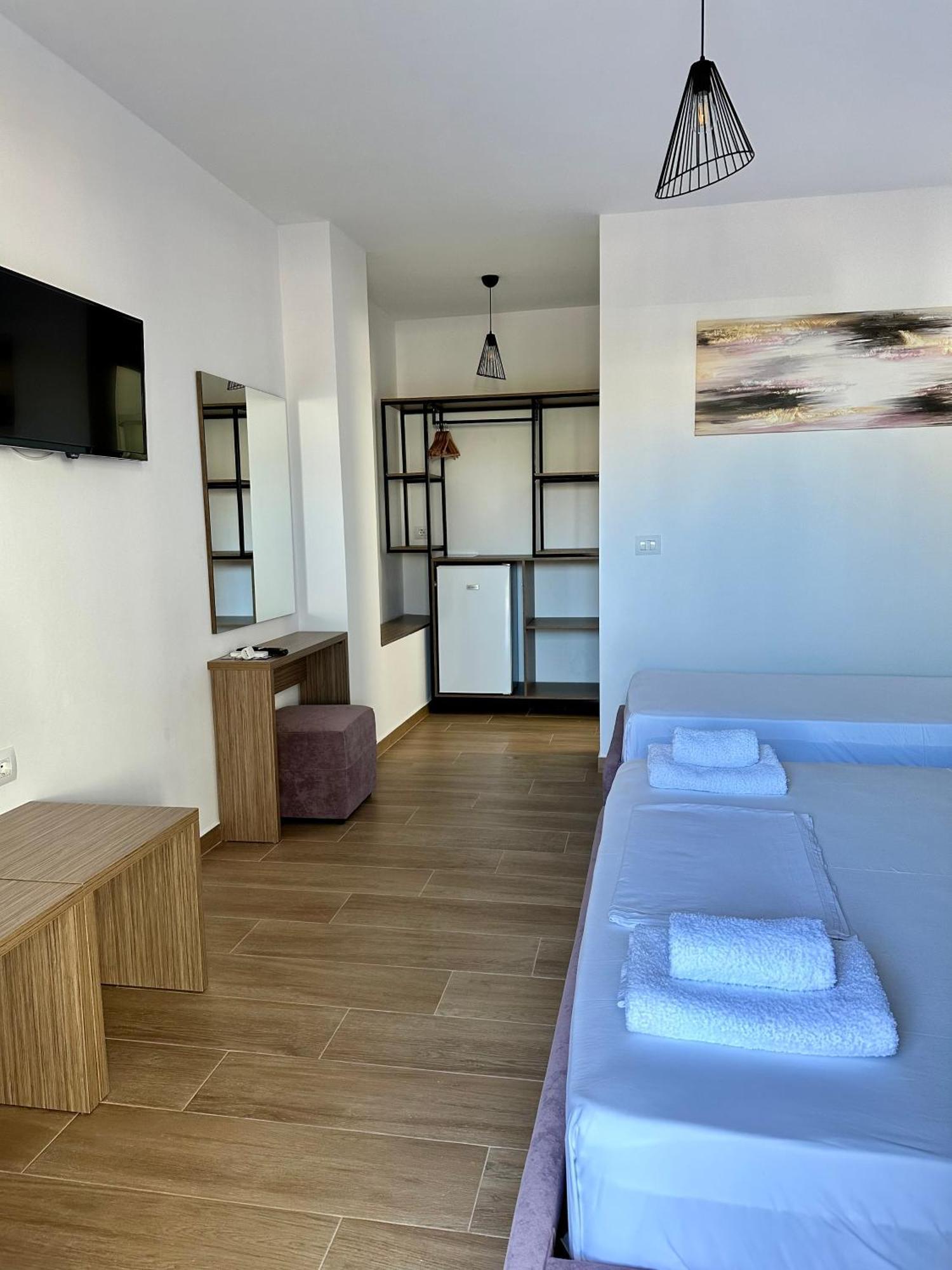 J&B Hotel Ksamil Eksteriør bilde