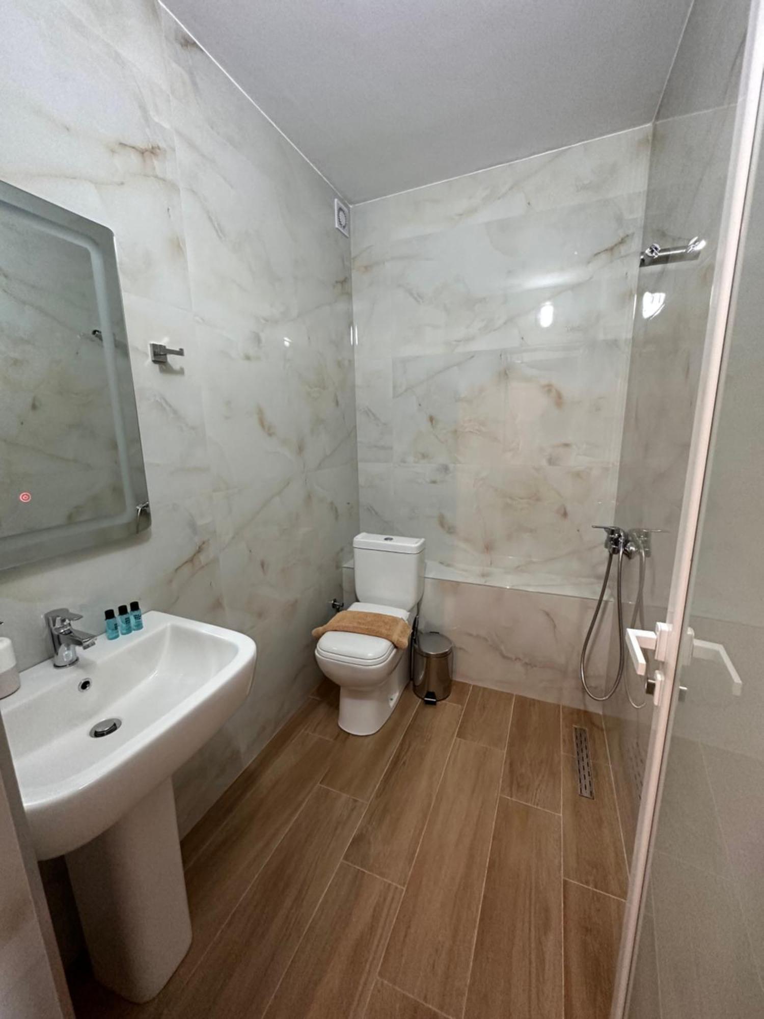 J&B Hotel Ksamil Eksteriør bilde