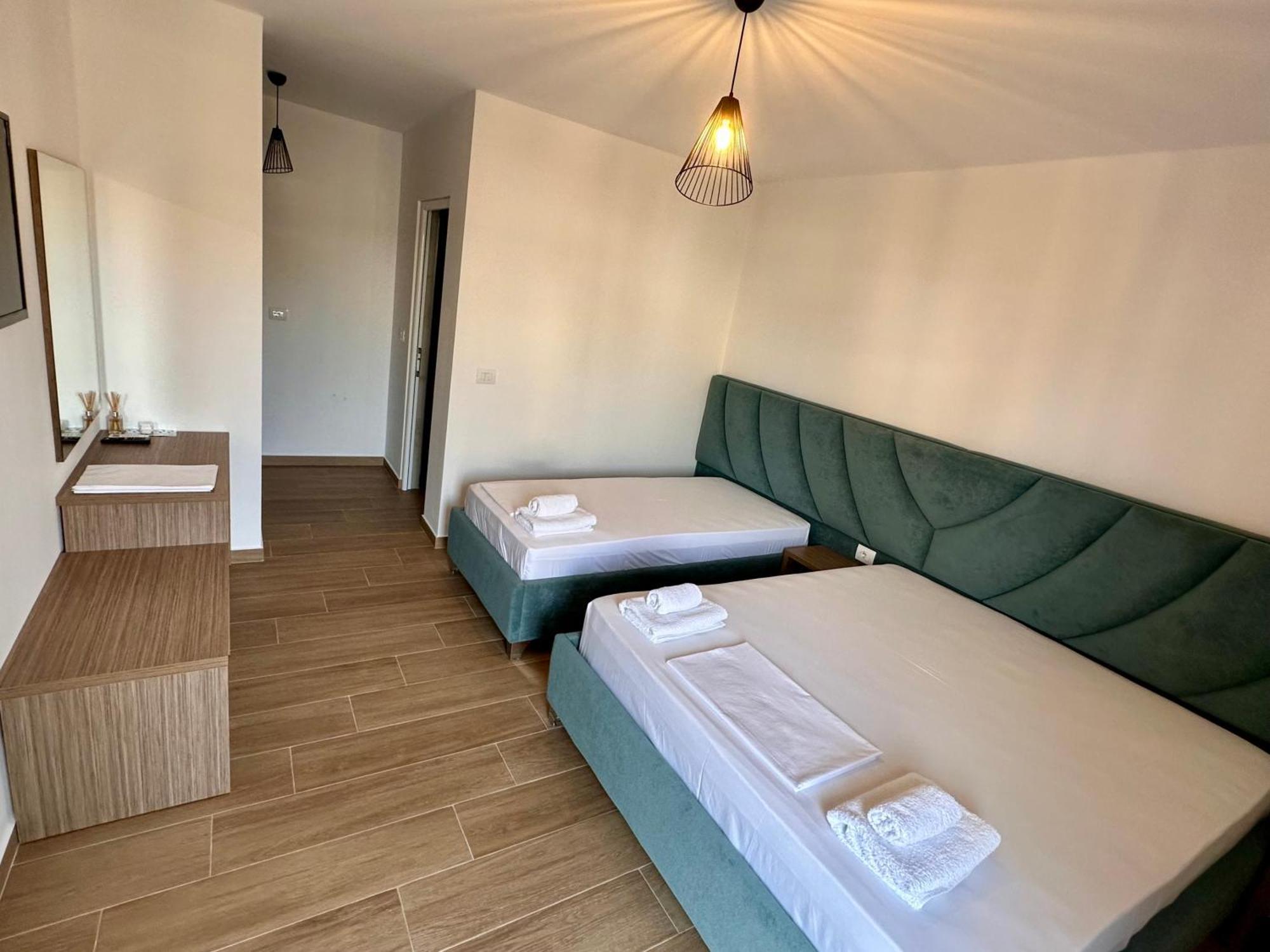 J&B Hotel Ksamil Eksteriør bilde